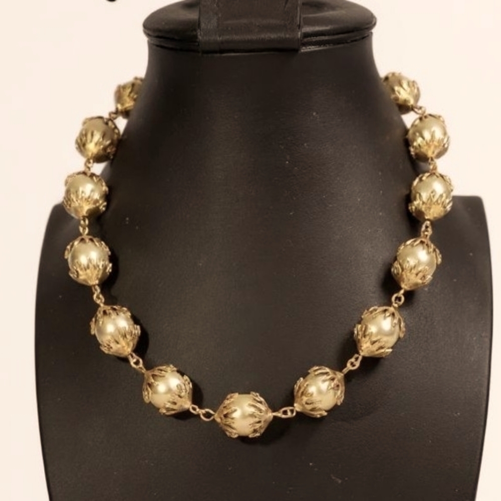 Weekend Max Mara Gold Faux Pearl Statement Necklace Designer Bold - Picture 2 of 4